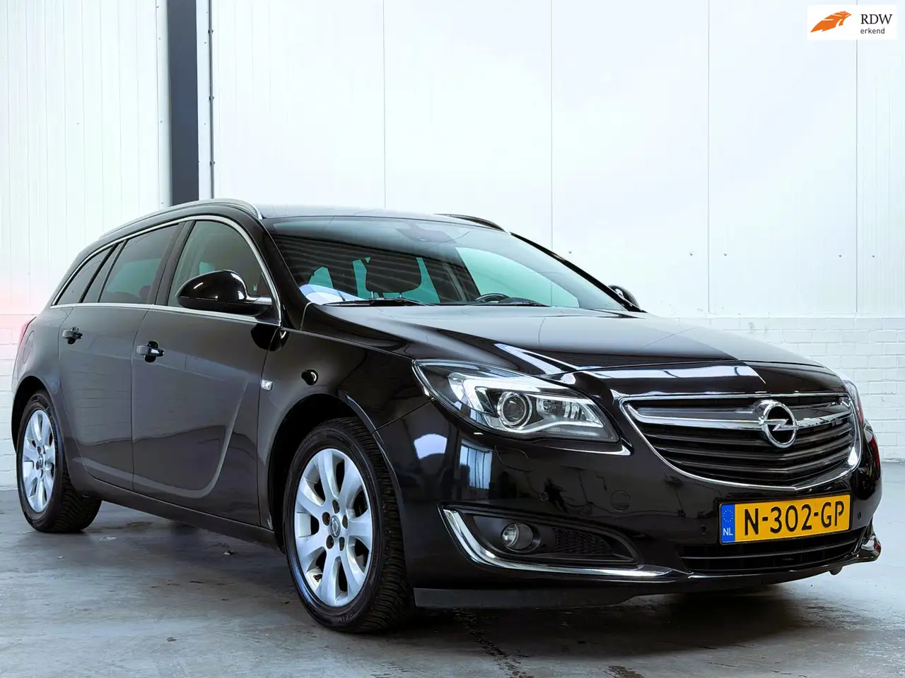 Opel Insignia Sports Tourer 1.4 T EcoFLEX Edition|Stuur-Stoelver — photo 1 of 34