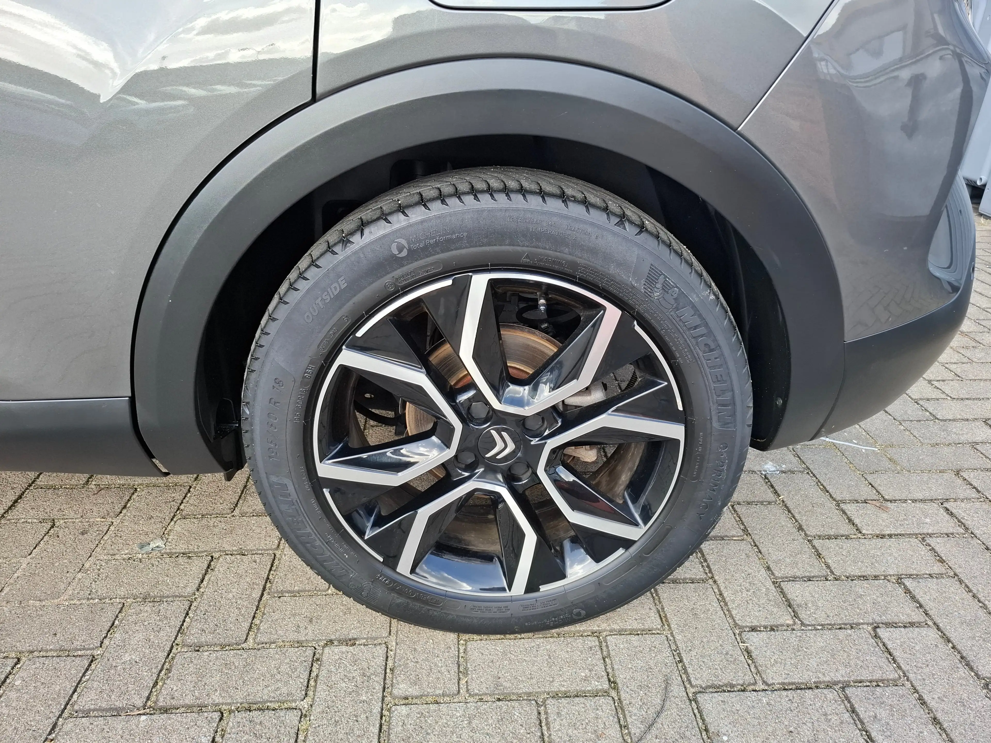Citroen E-C4 Electric Feel Pack 50 kWh SOH 95,25% | CARPLAY | CAMERA | F — photo 27