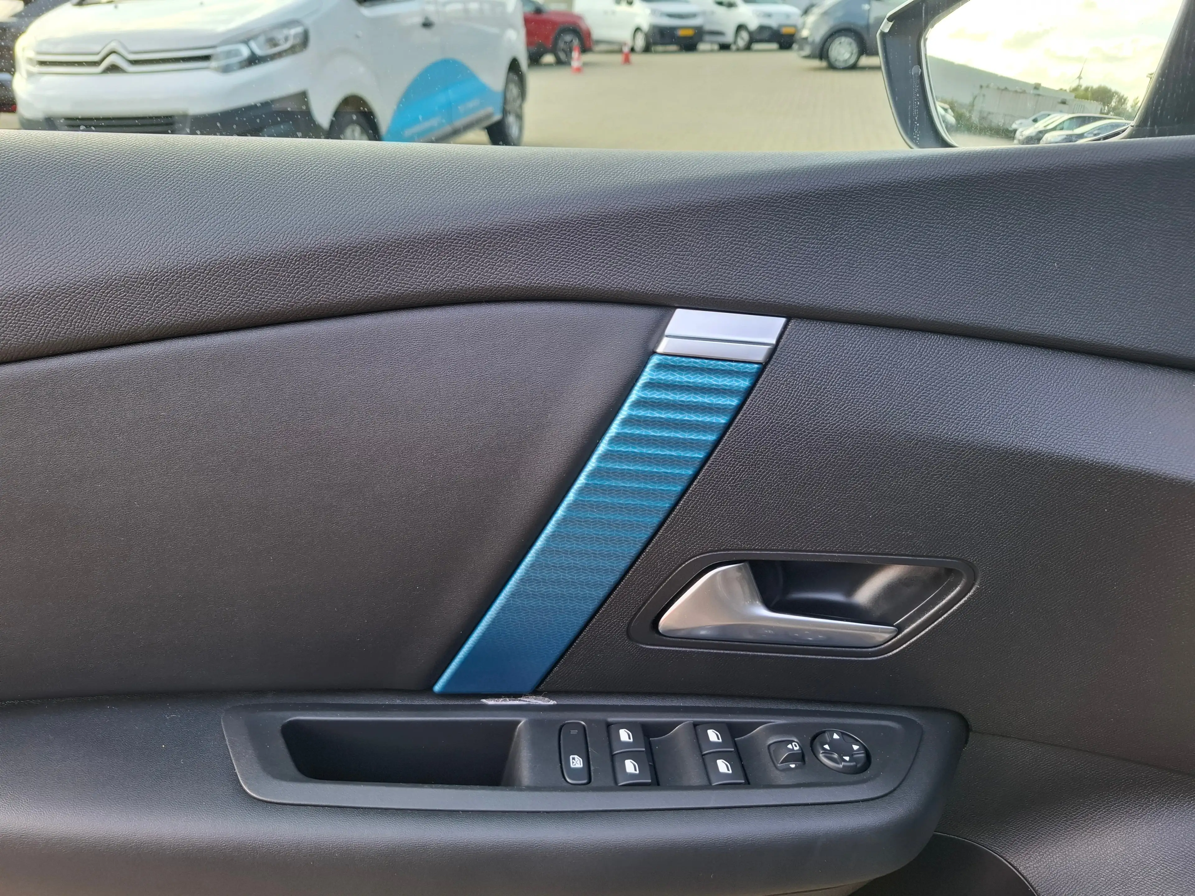 Citroen E-C4 Electric Feel Pack 50 kWh SOH 95,25% | CARPLAY | CAMERA | F — photo 25