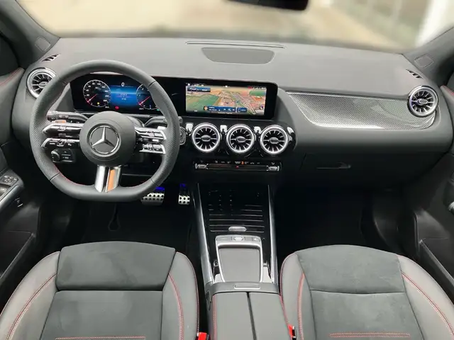 Mercedes-Benz GLA 200 d 4MATIC Österreich-Edition AMG Line Ansicht 11