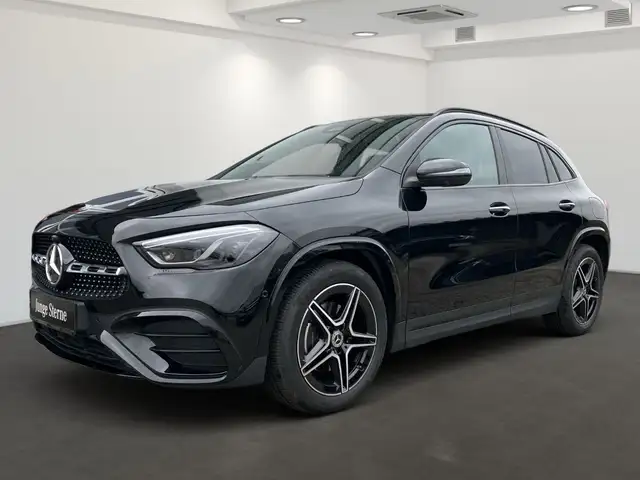 Mercedes-Benz GLA 200 d 4MATIC Österreich-Edition AMG Line Ansicht 2
