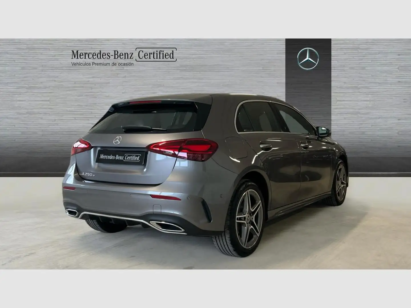 Mercedes-Benz A 250 e AMG LINE - 2