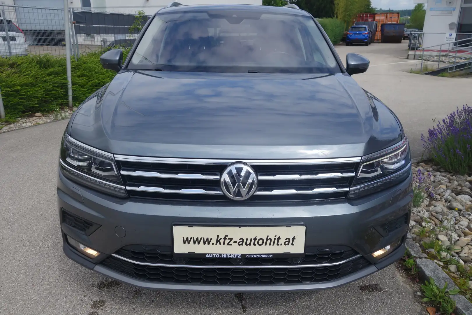 Volkswagen Tiguan Allspace TDI SCR Allspace Highline 7Sitze/AHK/Panoramaglas Grau - 2