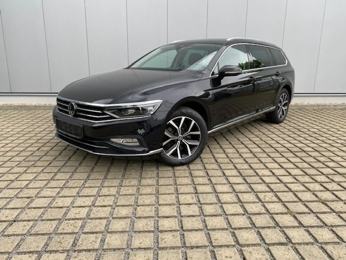 Volkswagen Passat Variant 2.0 TDI Elegance AHK/MATRIX/17-ZOLL/NAVI/BUSINESS Schwarz - 2
