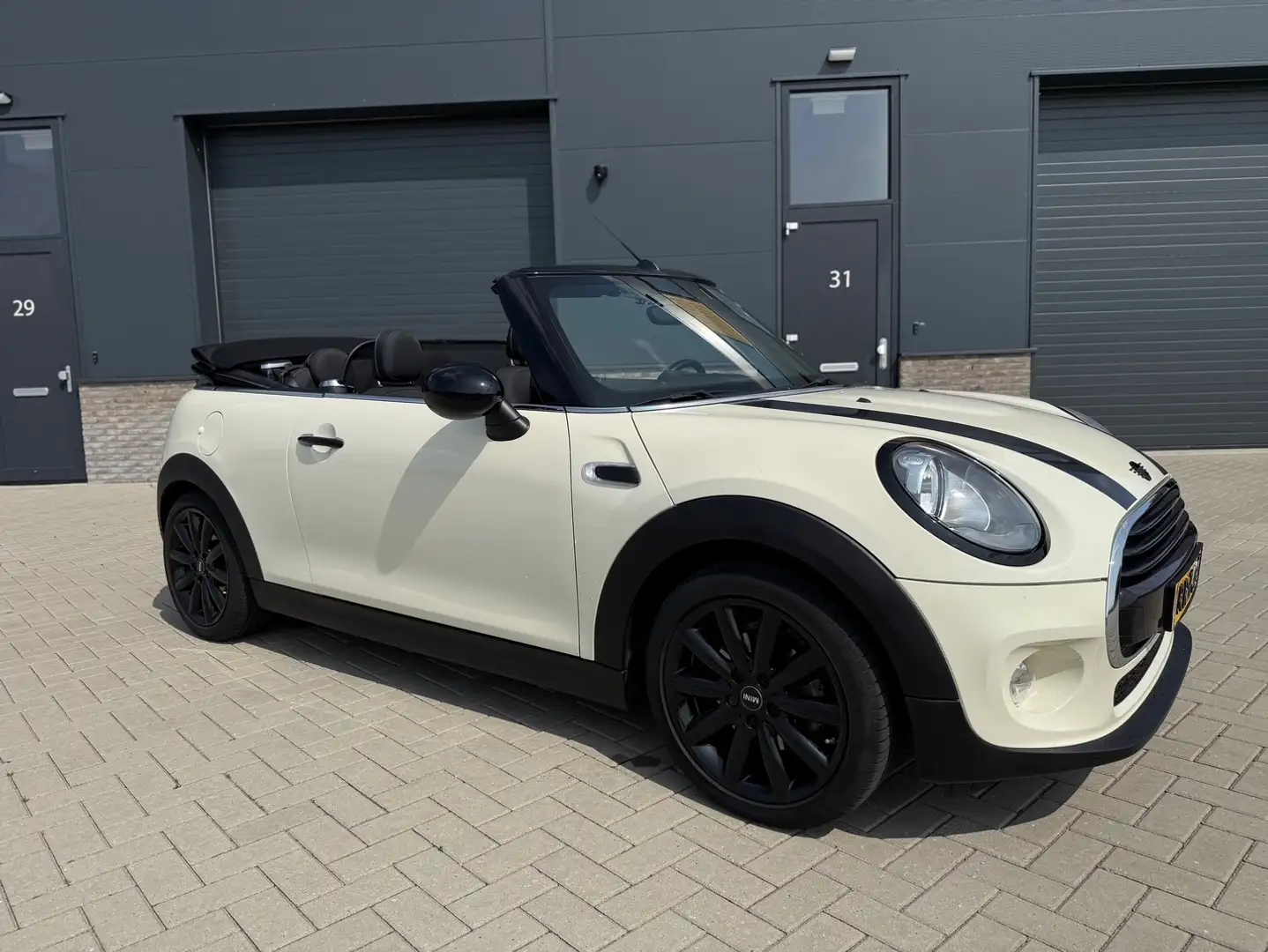 MINI Cooper Cabrio Mini 1.5 Business Navigatie / NL Auto / Windscherm Blanco - 1