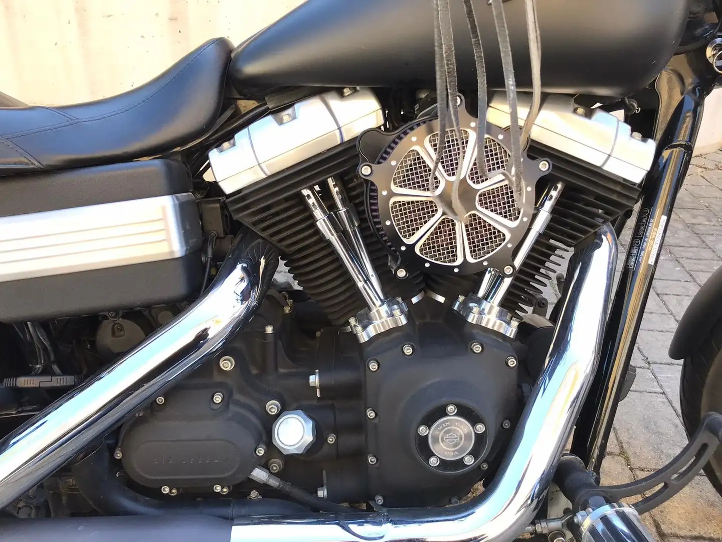 Harley-Davidson Street Bob Nero - 2