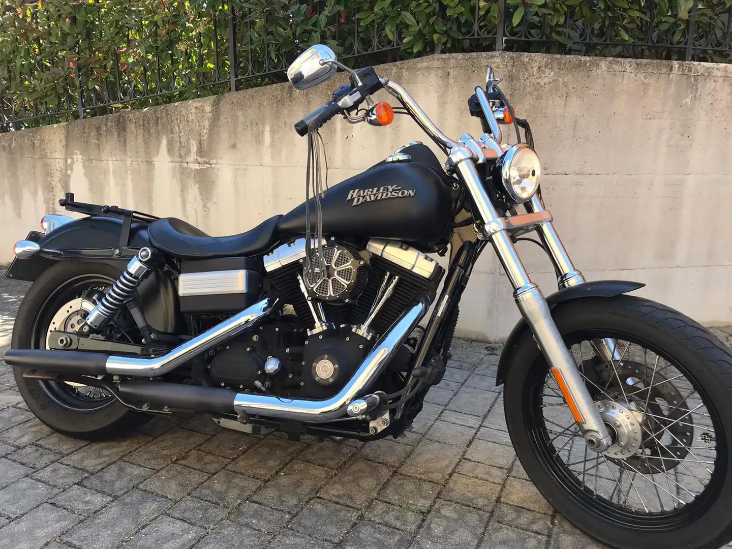 Harley-Davidson Street Bob Nero - 1