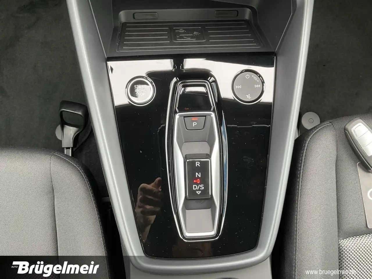 Audi A3 A3 1.5 TFSI S-tronic MHEV SB+4J.GAR+ACC+KAM+LED 12