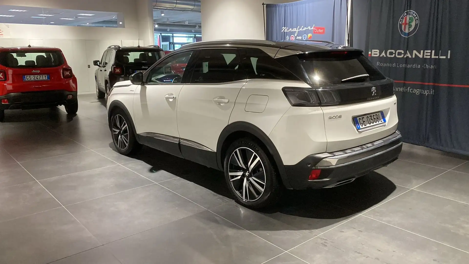 Peugeot 3008 3008 Hybrid 225 e-EAT8 GT Pack Weiß - 2