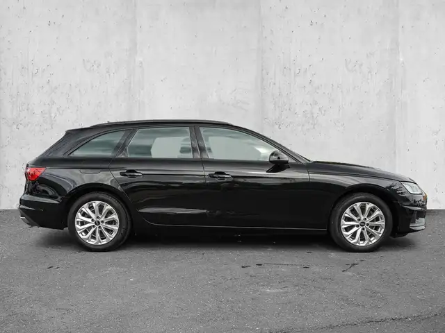Audi A4 view 5