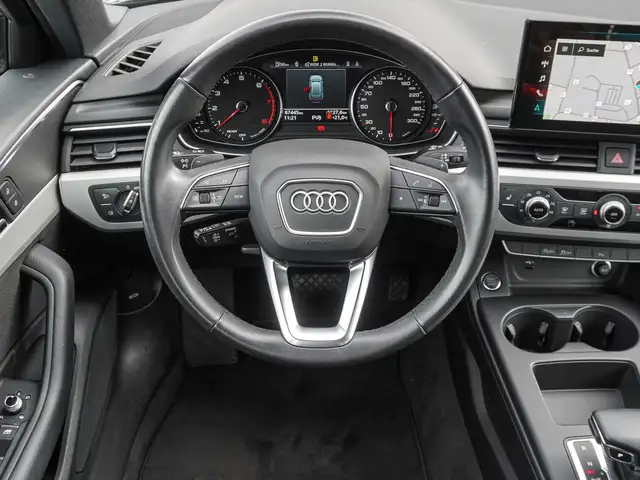 Audi A4 view 11