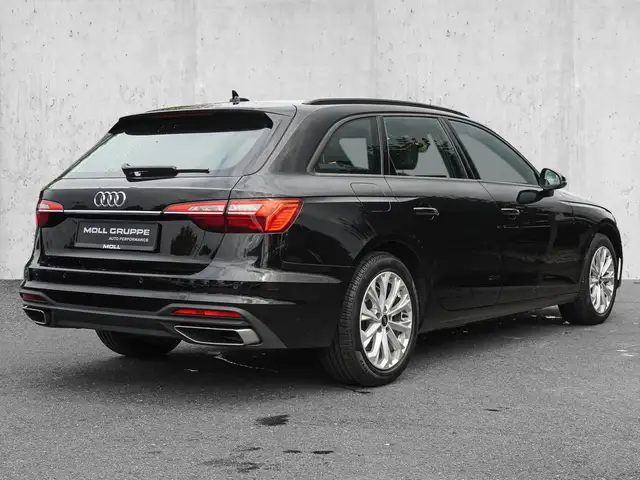 Audi A4 view 4