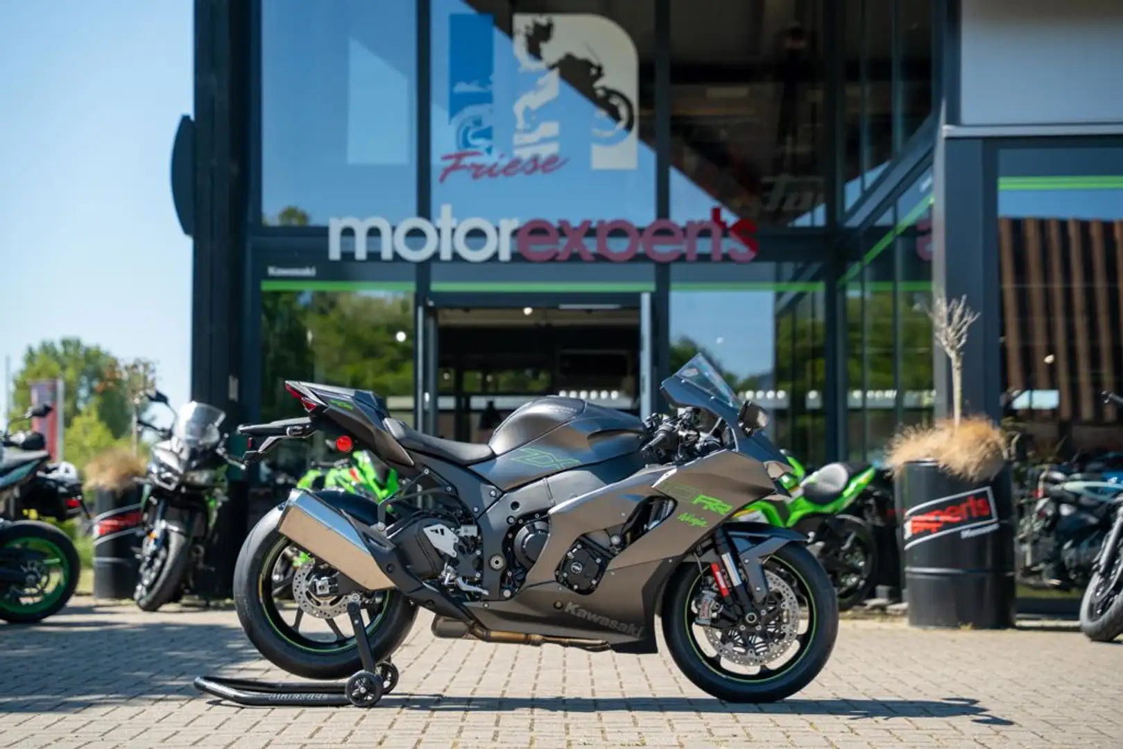 Kawasaki Ninja ZX-10RR - 1