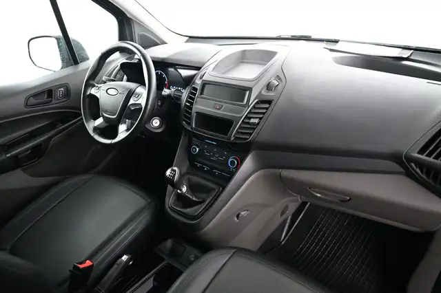 Ford Transit Connect view 17