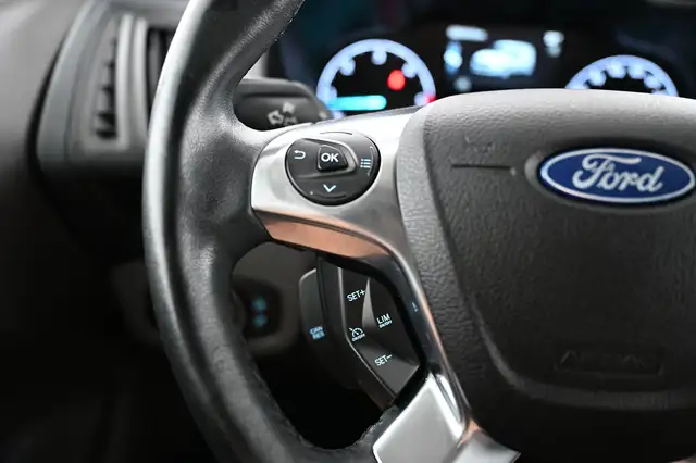 Ford Transit Connect view 24