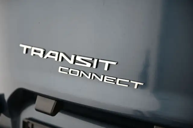 Ford Transit Connect view 13