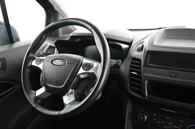 Ford Transit Connect view 19