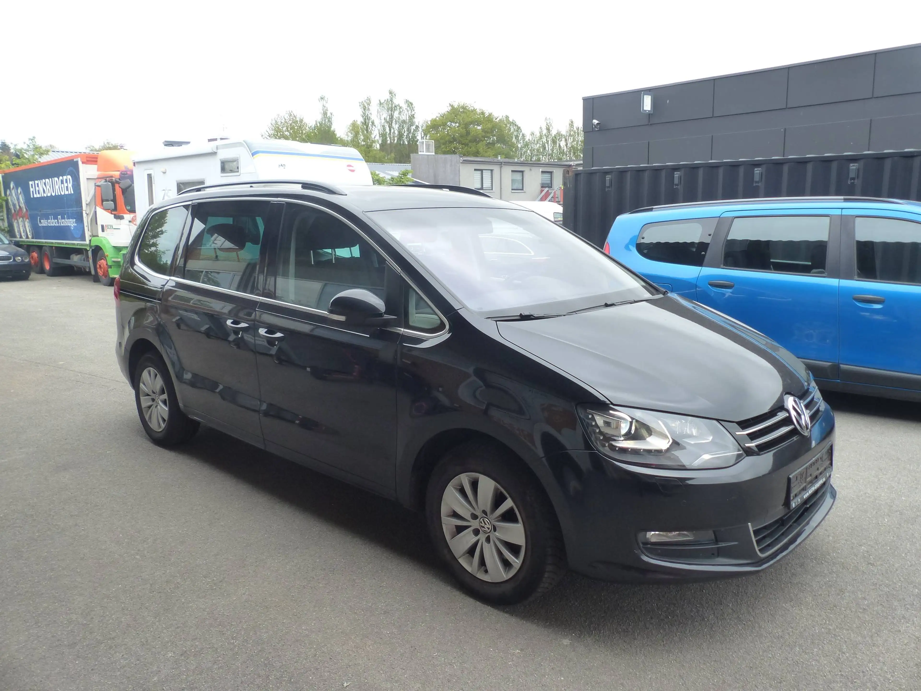 Volkswagen Sharan 2.0 TDI DSG Klima Xenon Navi Automatik HU/AU 02/27 — photo 2