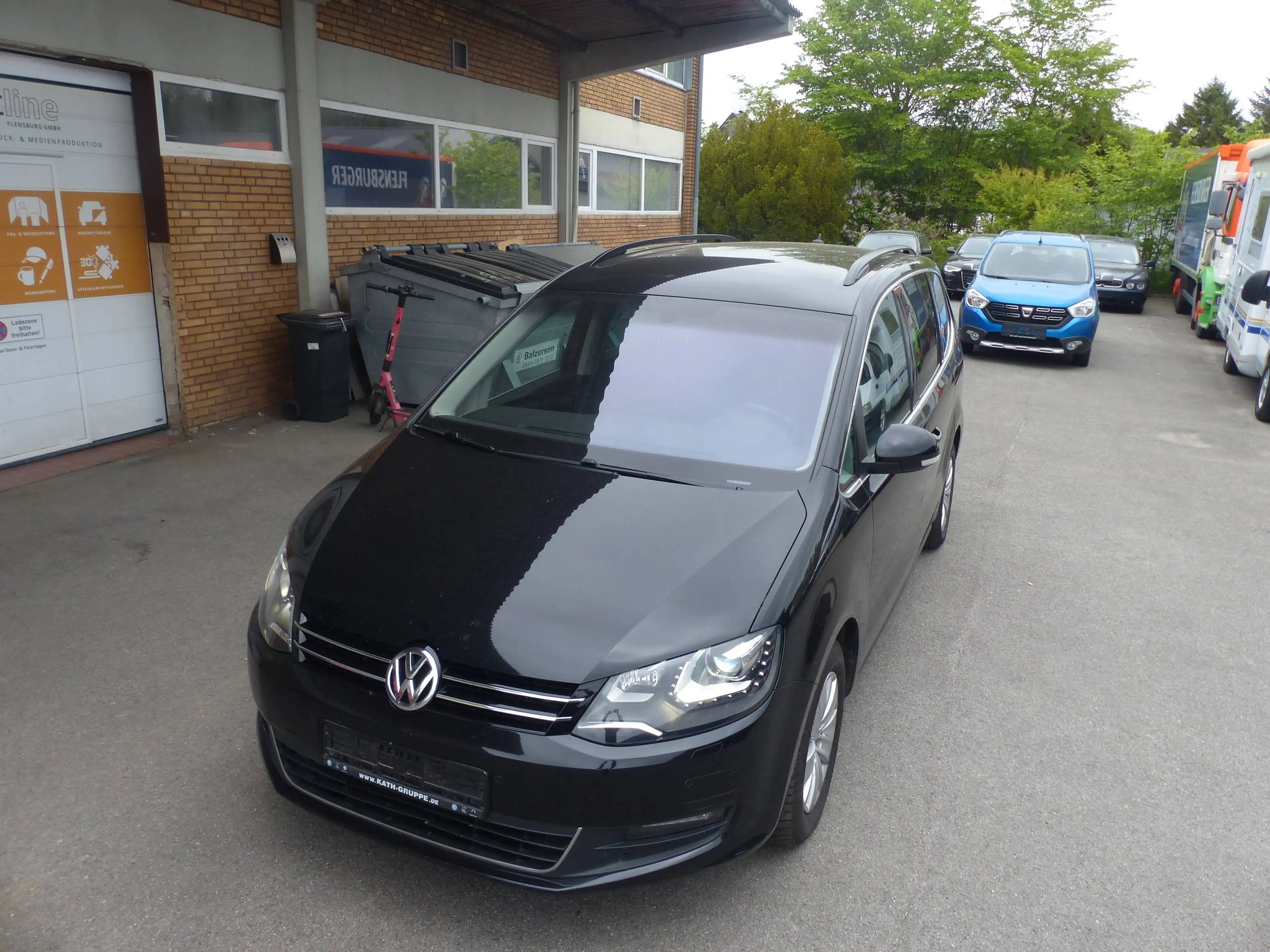 Volkswagen Sharan 2.0 TDI DSG Klima Xenon Navi Automatik HU/AU 02/27 — photo 6