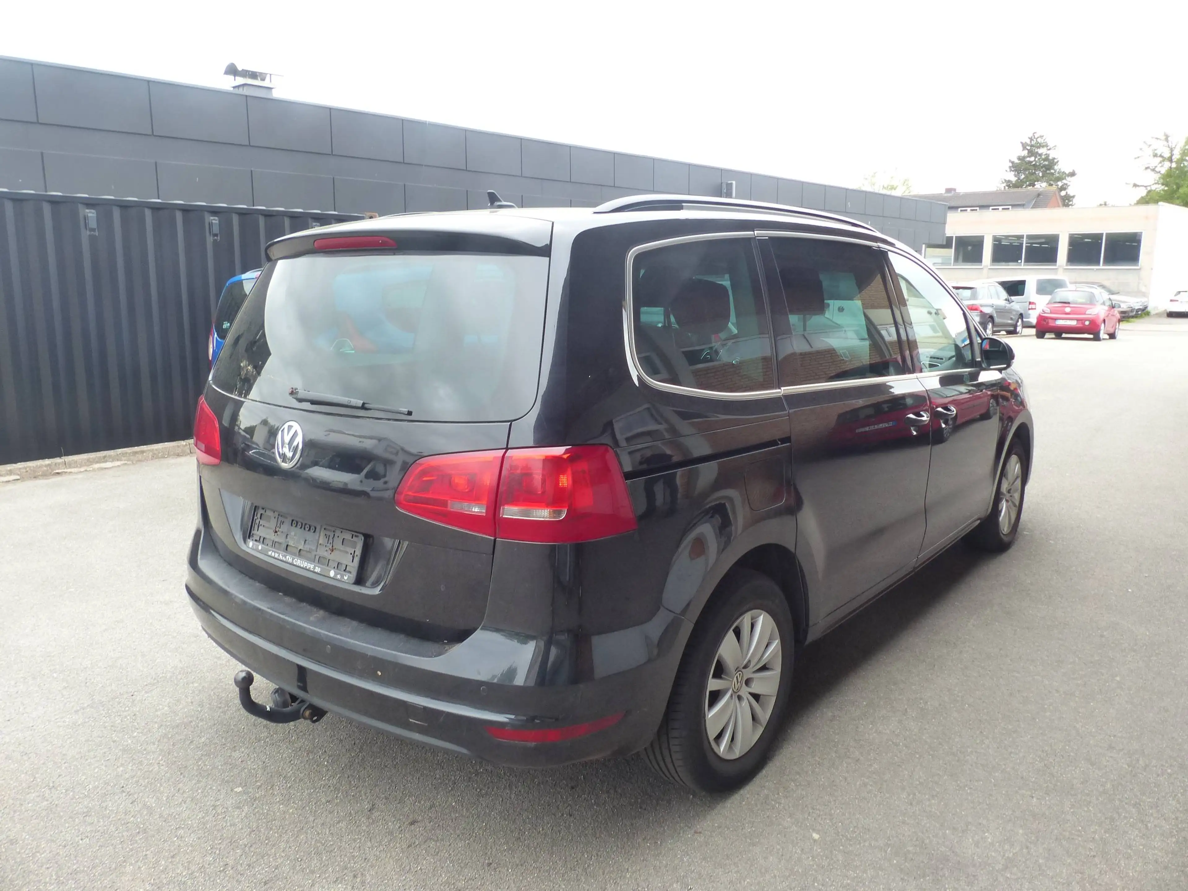 Volkswagen Sharan 2.0 TDI DSG Klima Xenon Navi Automatik HU/AU 02/27 — photo 3