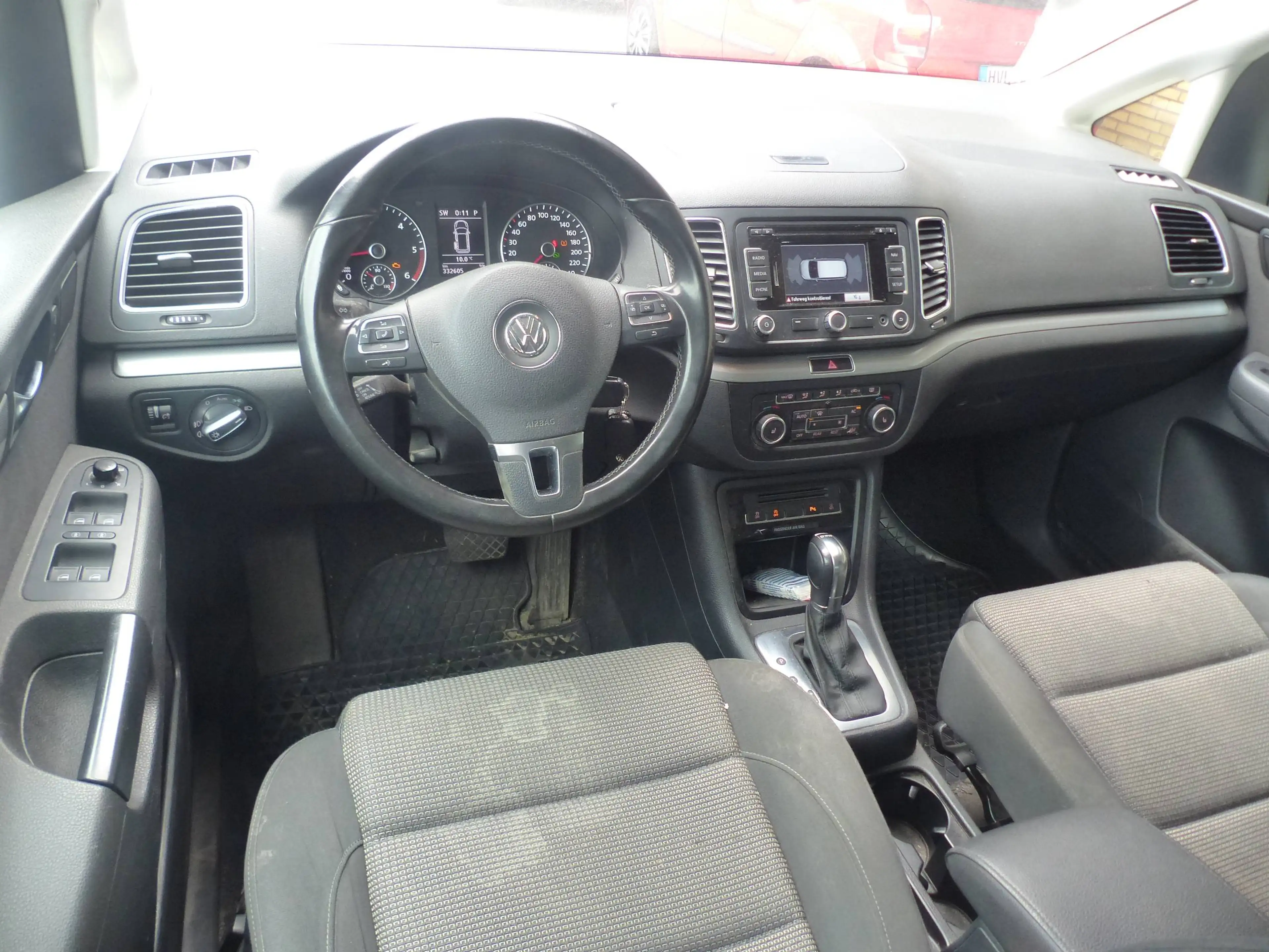 Volkswagen Sharan 2.0 TDI DSG Klima Xenon Navi Automatik HU/AU 02/27 — photo 10