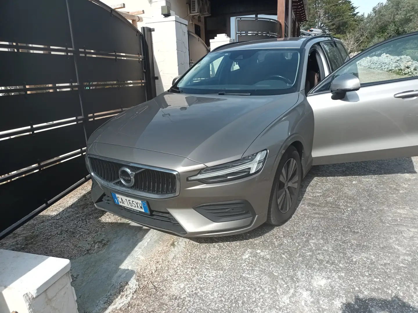Volvo V60 V60+II+2019+2.0+d3+Momentum+geartronic+my20 Bronze - 2