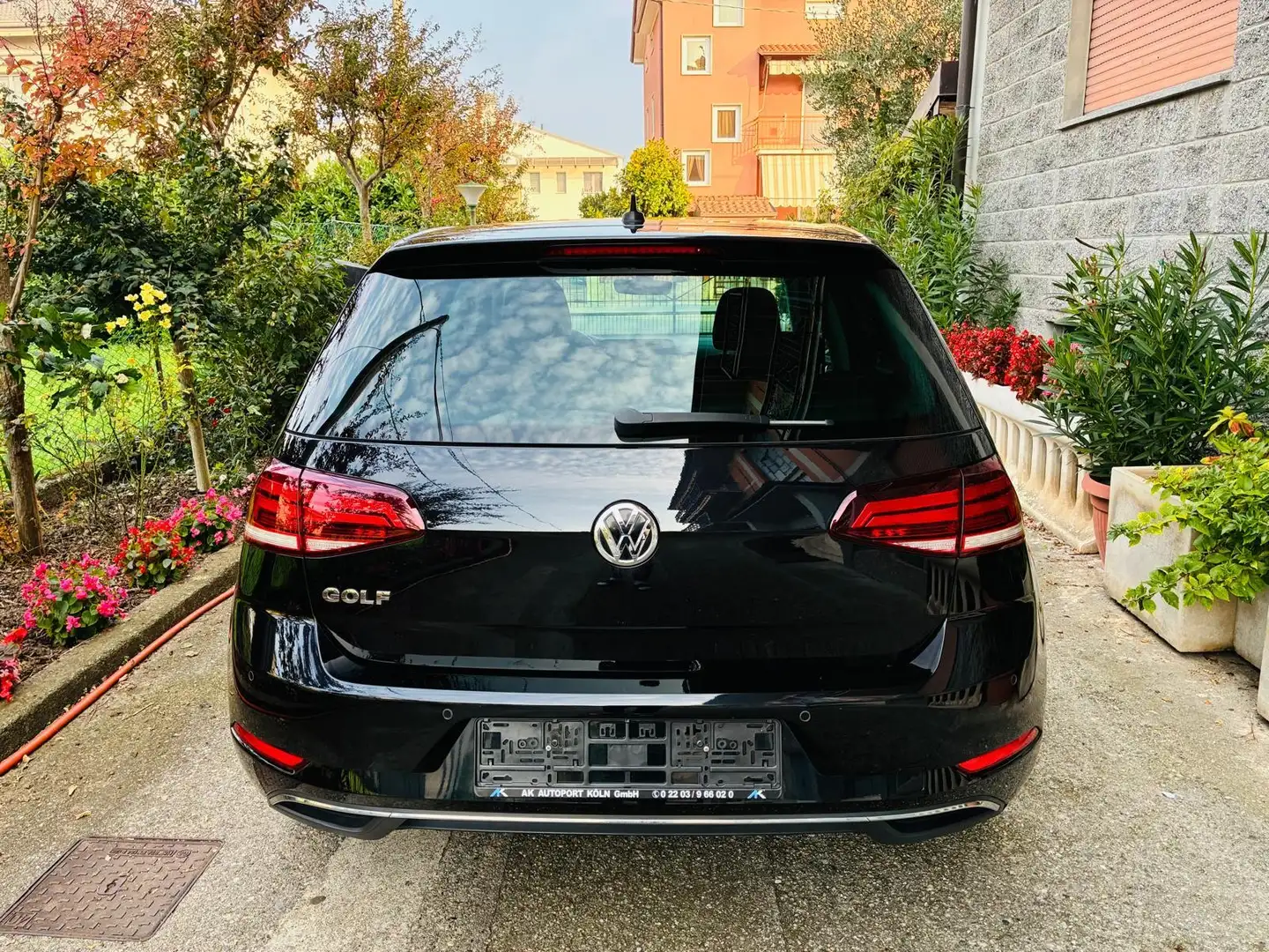 Volkswagen Golf VW Golf 7 5p 1.0 tsi Sound park pilot/ start-stop Nero - 2