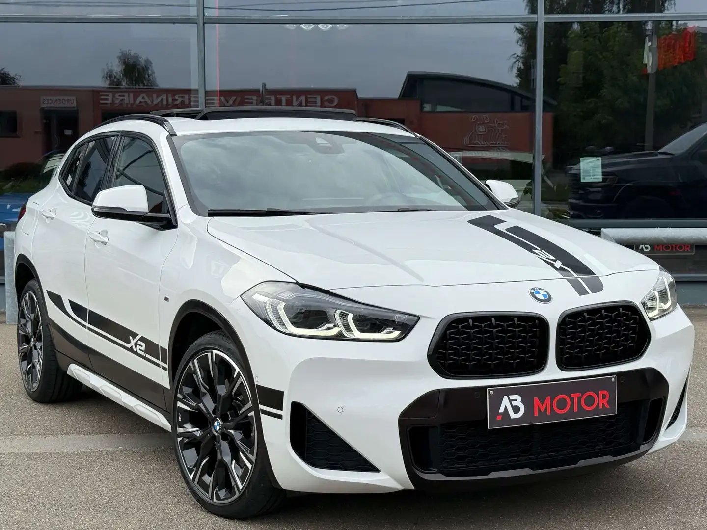 BMW X2 xDrive20i MESH.EDIT HUD PANO M-SEATS KEYLESS JA20 Blanc - 1