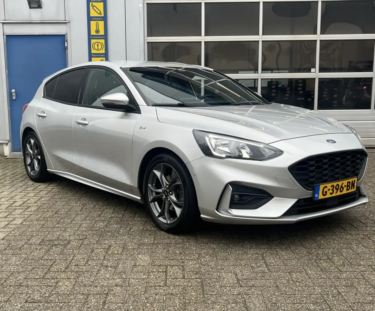 Ford Focus 1.0 EcoB. ST L. Bns Gris - 2