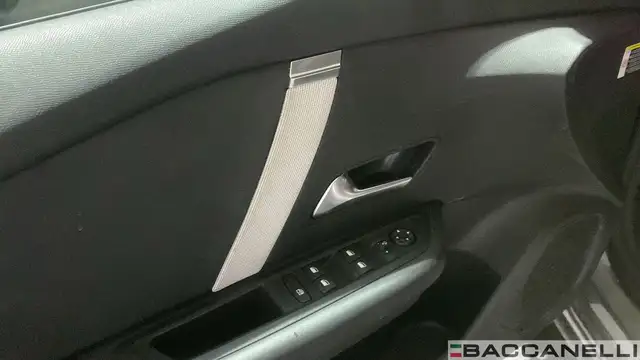 Citroen C4 view 14
