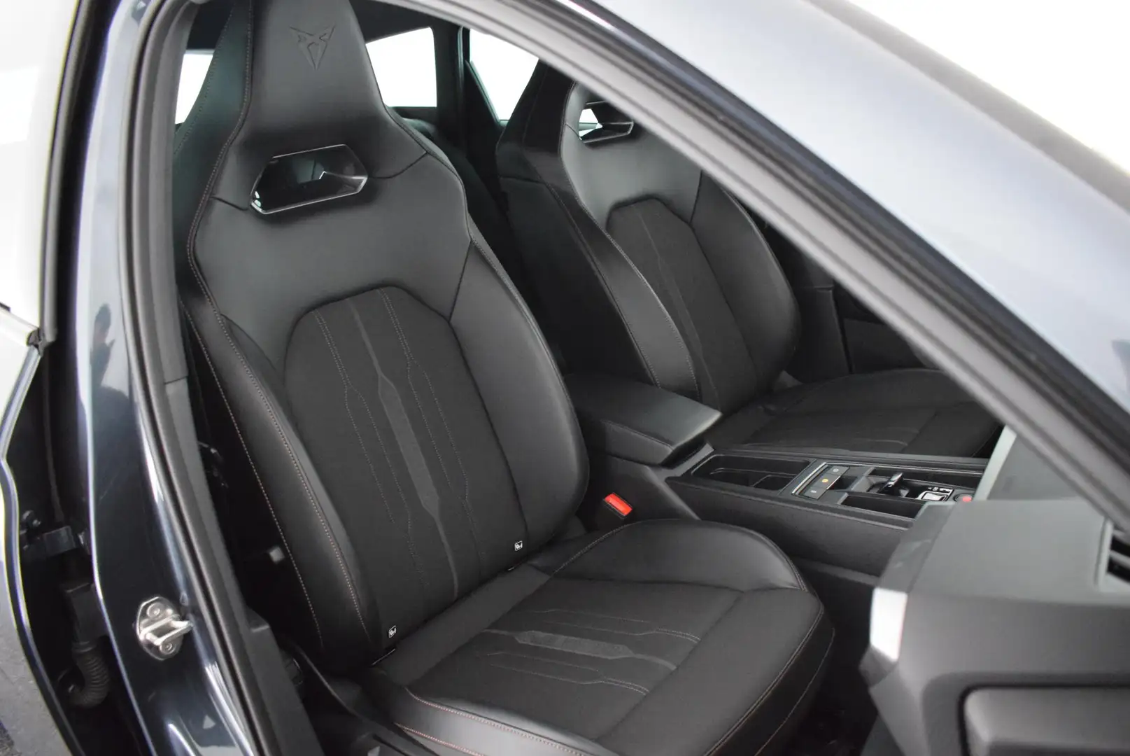 CUPRA Leon Sportstourer 1.4 204pk e-Hybrid Business Stoel/Stu Grijs - 2