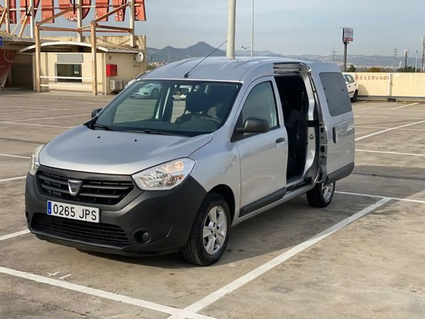 Dacia Dokker 1.6 Ambiance SS 75kW Plateado - 1