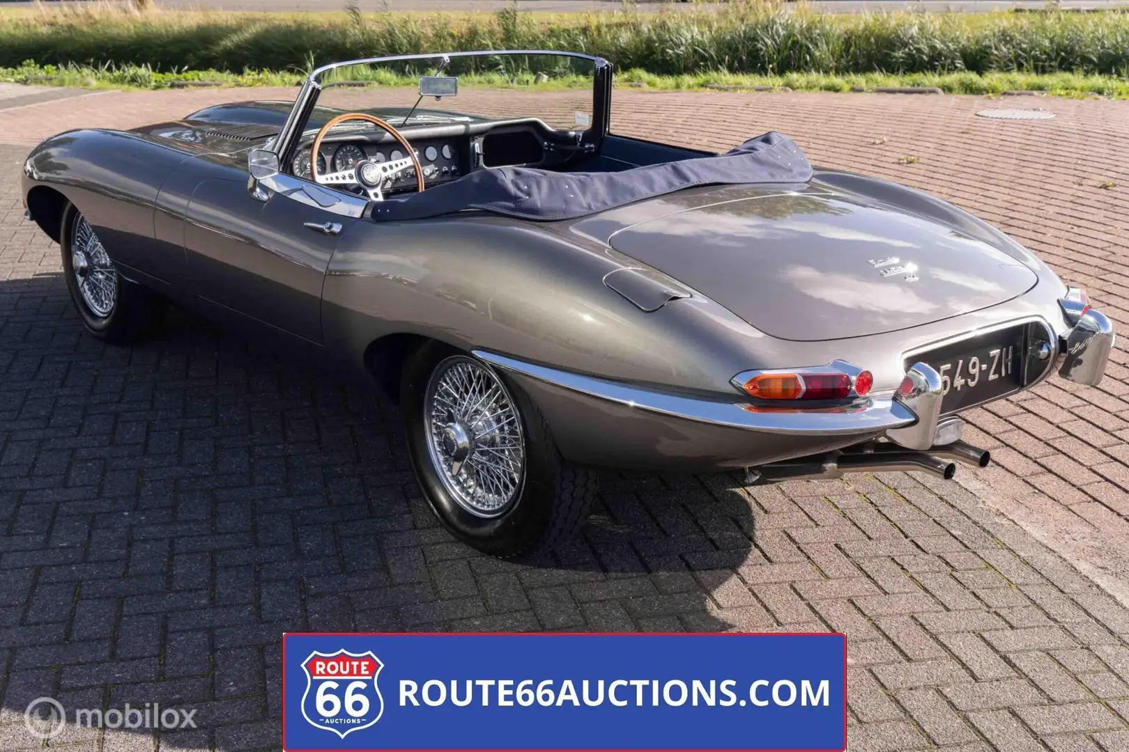 Jaguar E-Type S1 Cabriolet | Route 66 auctions Gris - 2