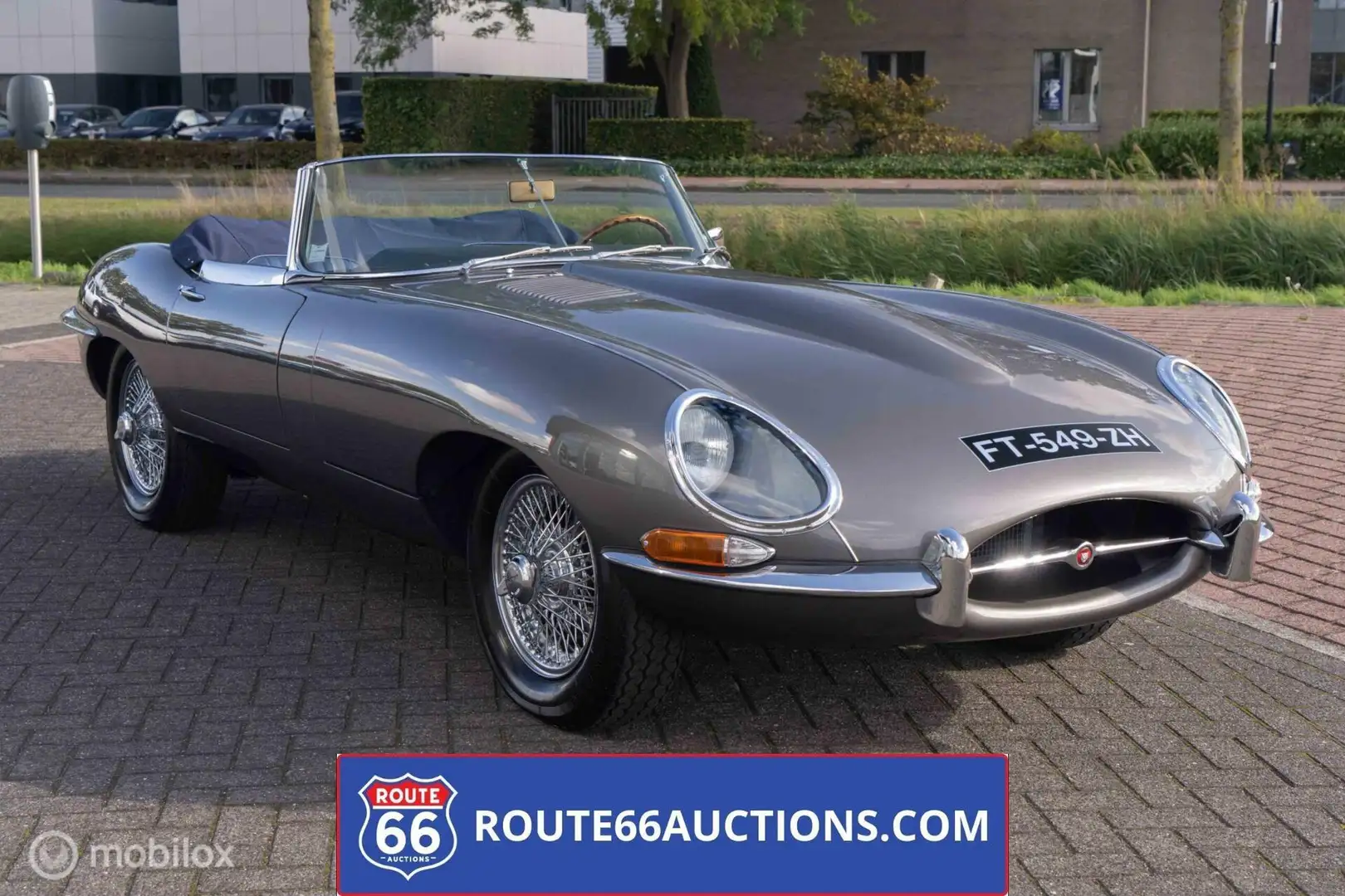 Jaguar E-Type S1 Cabriolet | Route 66 auctions Gris - 1