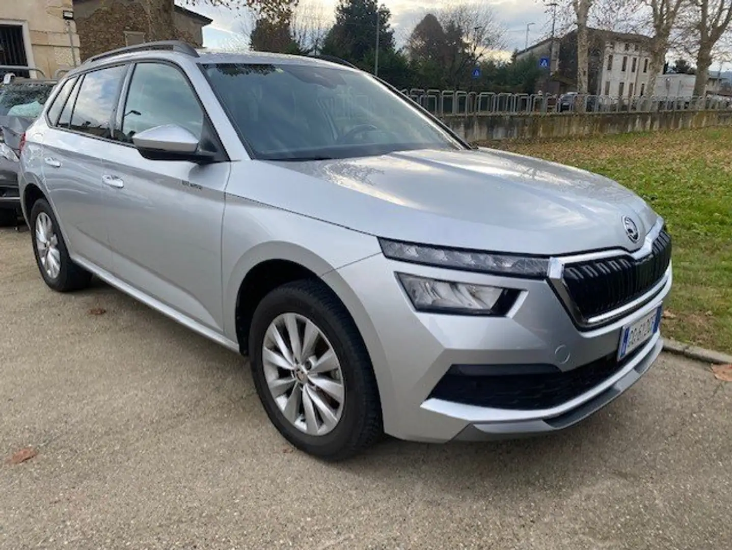 Skoda Kamiq Kamiq 1.0 tsi Ambition 95cv Argento - 2