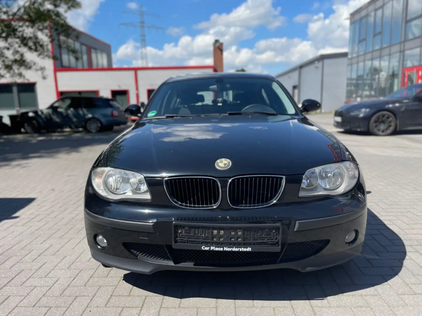 BMW 116 Baureihe 1 Lim. 116i TÜV NEU/KLIMA/ALUFELGEN Schwarz - 2