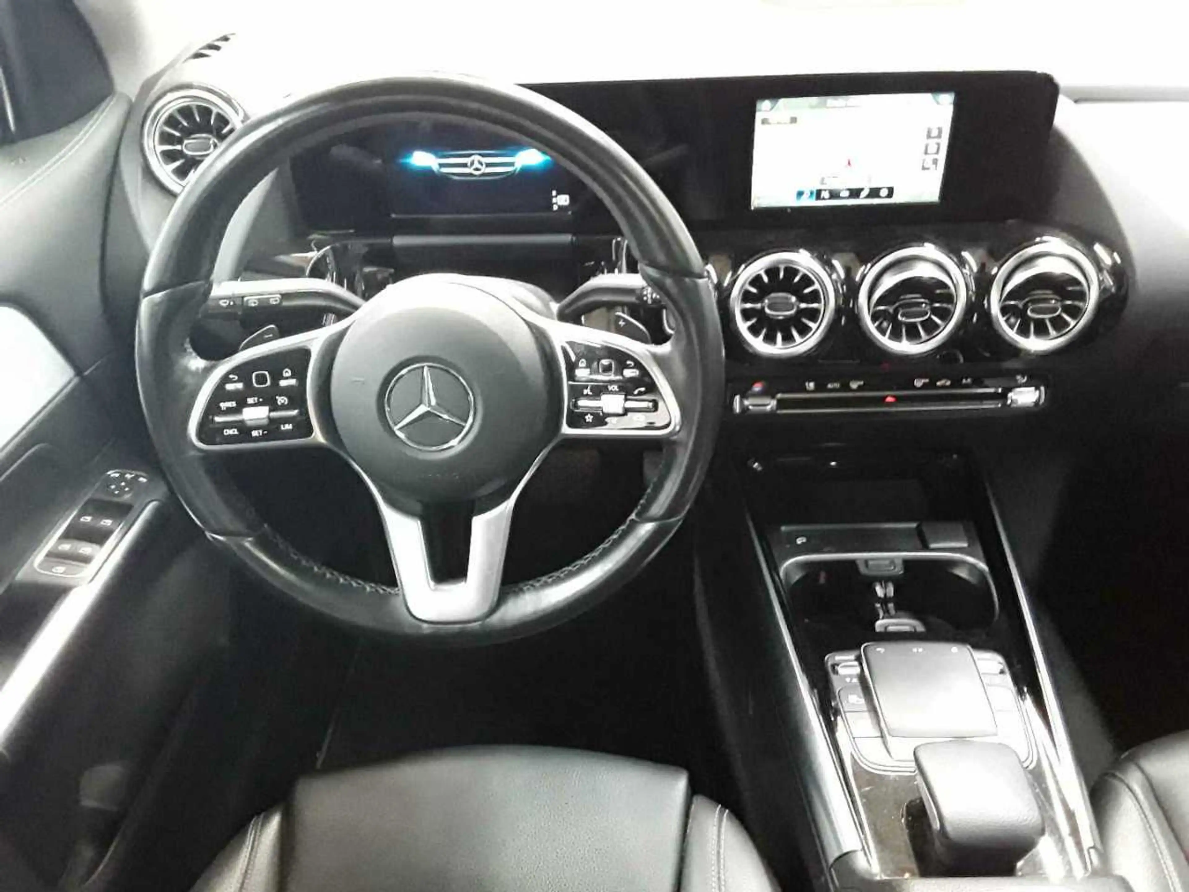 Mercedes-Benz GLA 200 GLA 200 4M-Progressive AHK PANO BusiP — photo 10