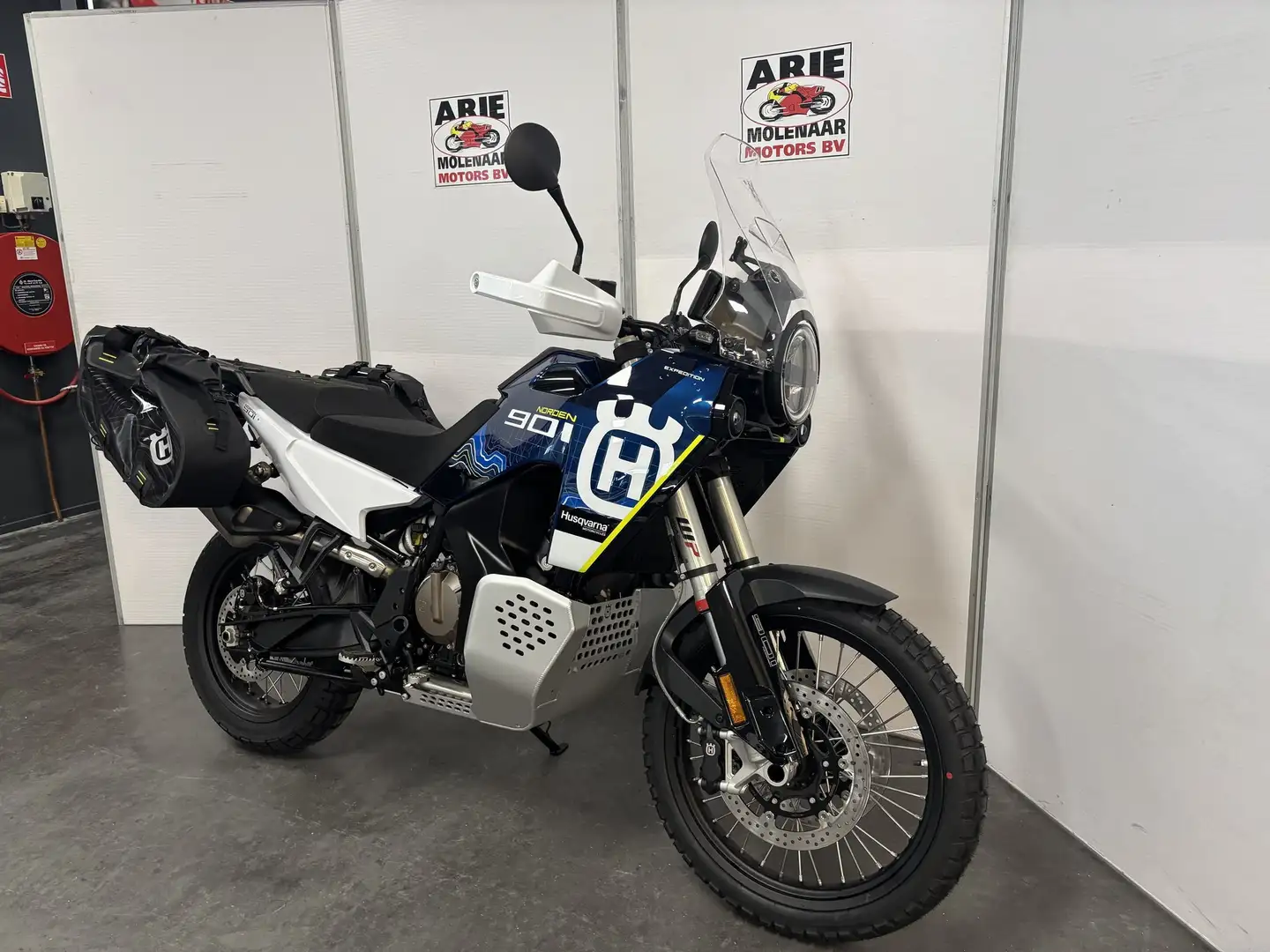 Husqvarna Norden 901 EXPEDITION Bílá - 2