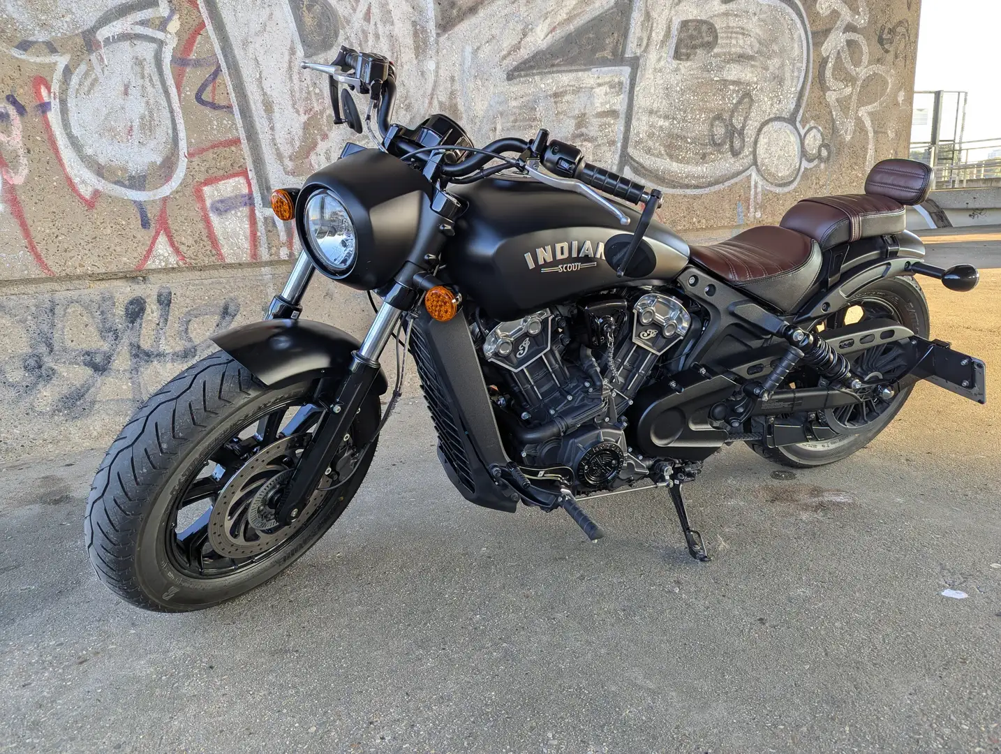 Indian Scout Bobber Zwart - 2