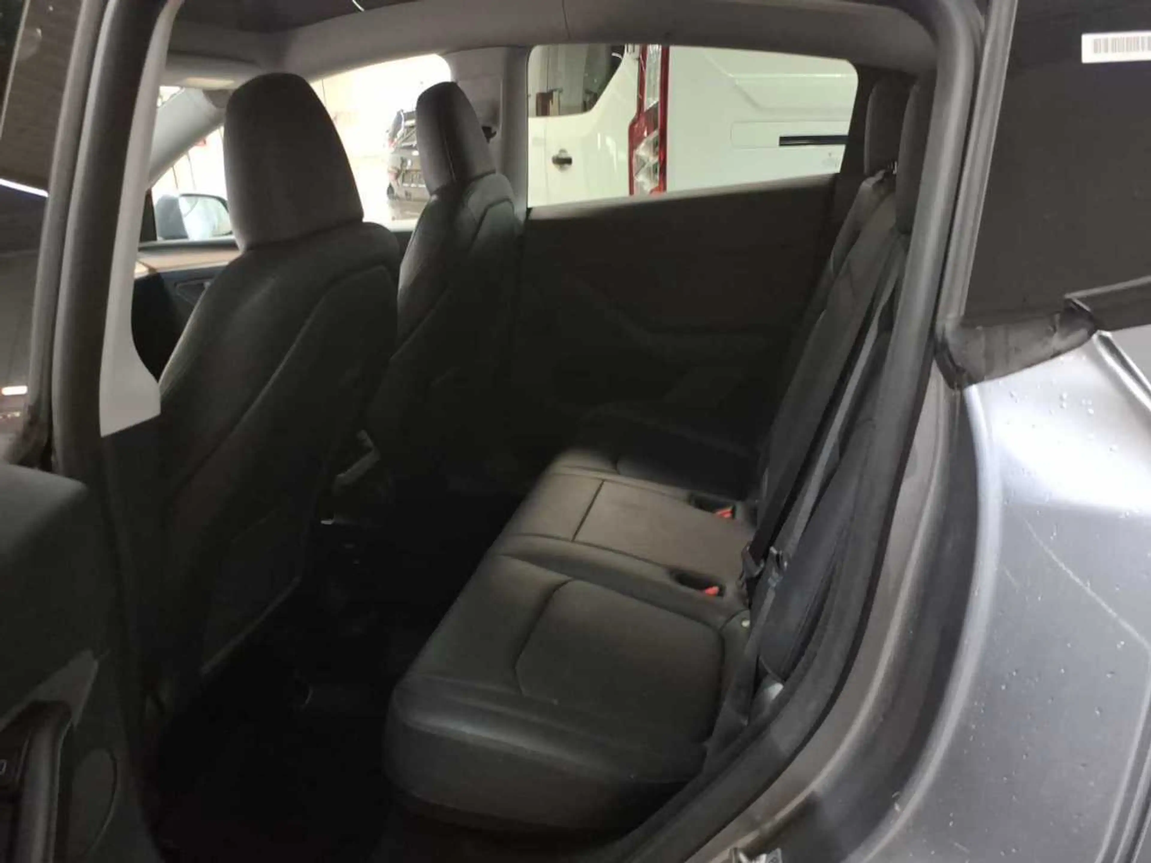 Tesla Model Y Model Y Long Range Dual Motor AWD — photo 13