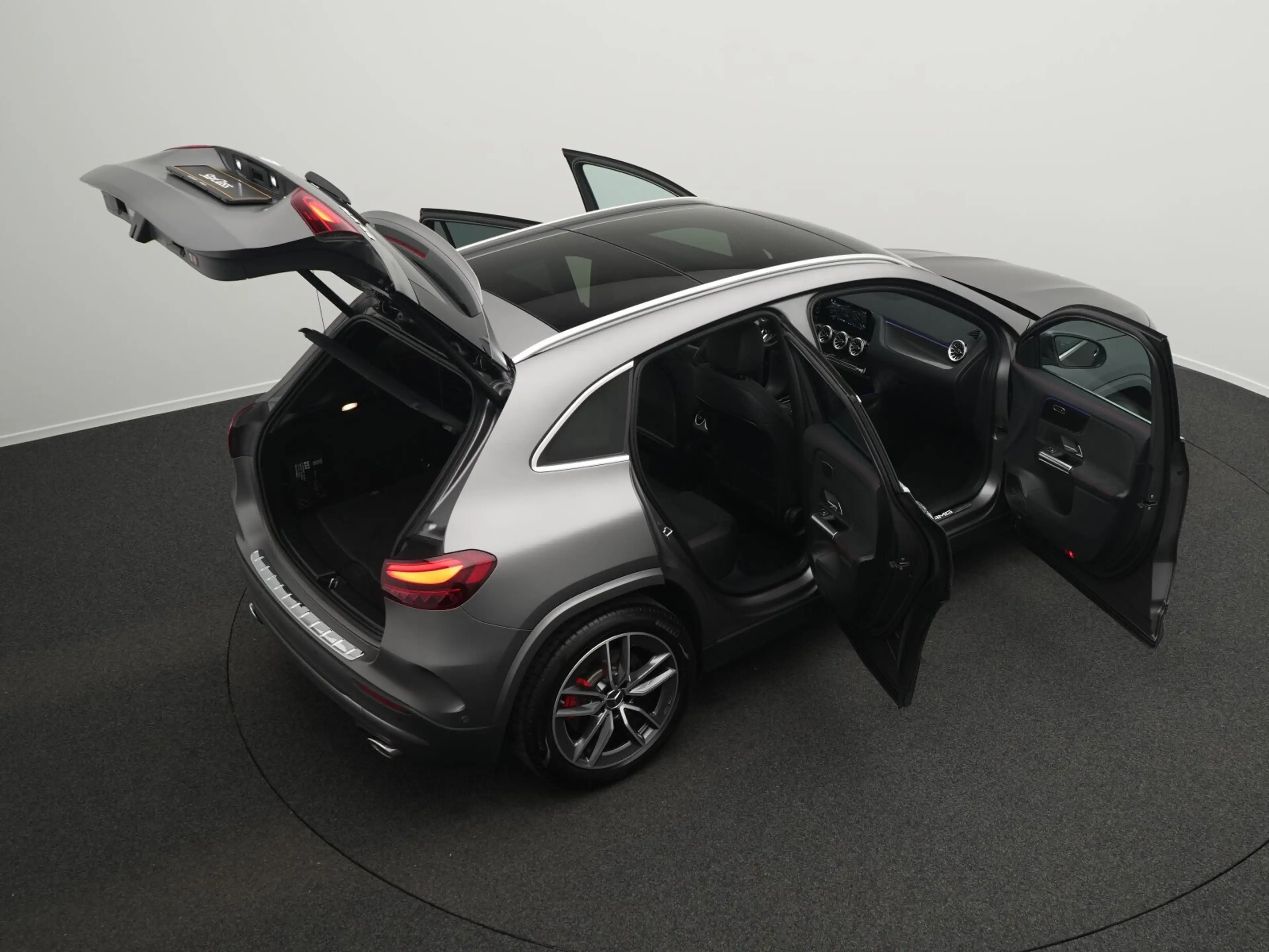 Mercedes-Benz GLA 35 AMG GLA 35 AMG 4M Multi+Pano+Burm+EasyPack AMG Line — photo 15