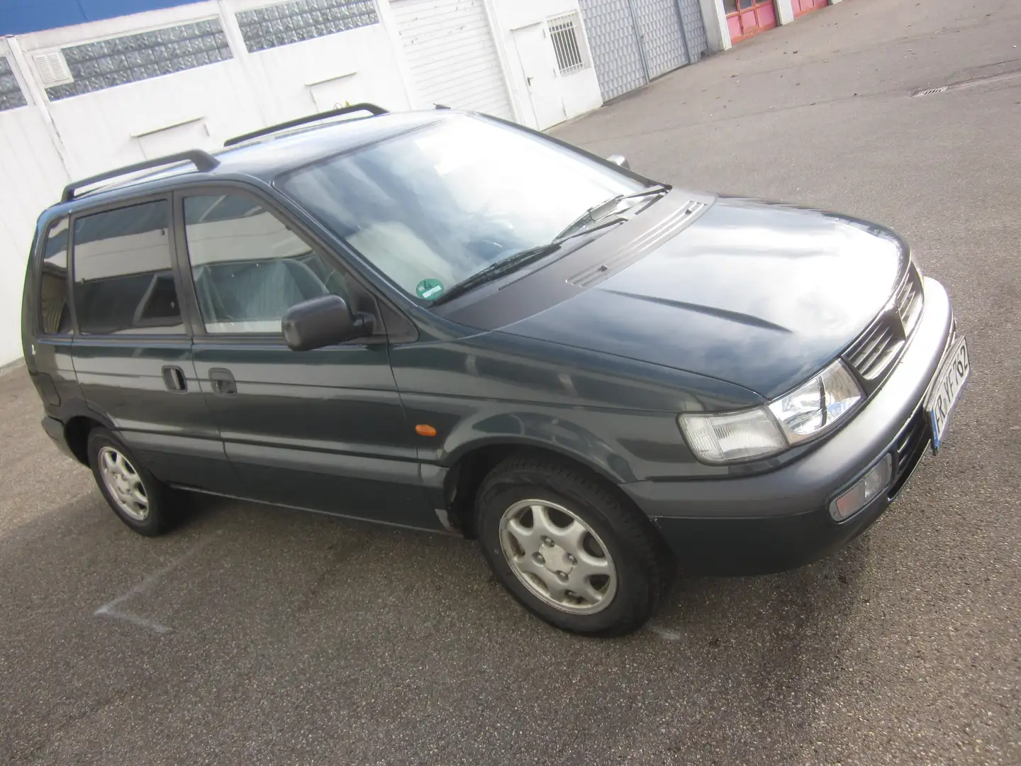 Mitsubishi Space Runner Space Runner Cool 16V Grün - 1