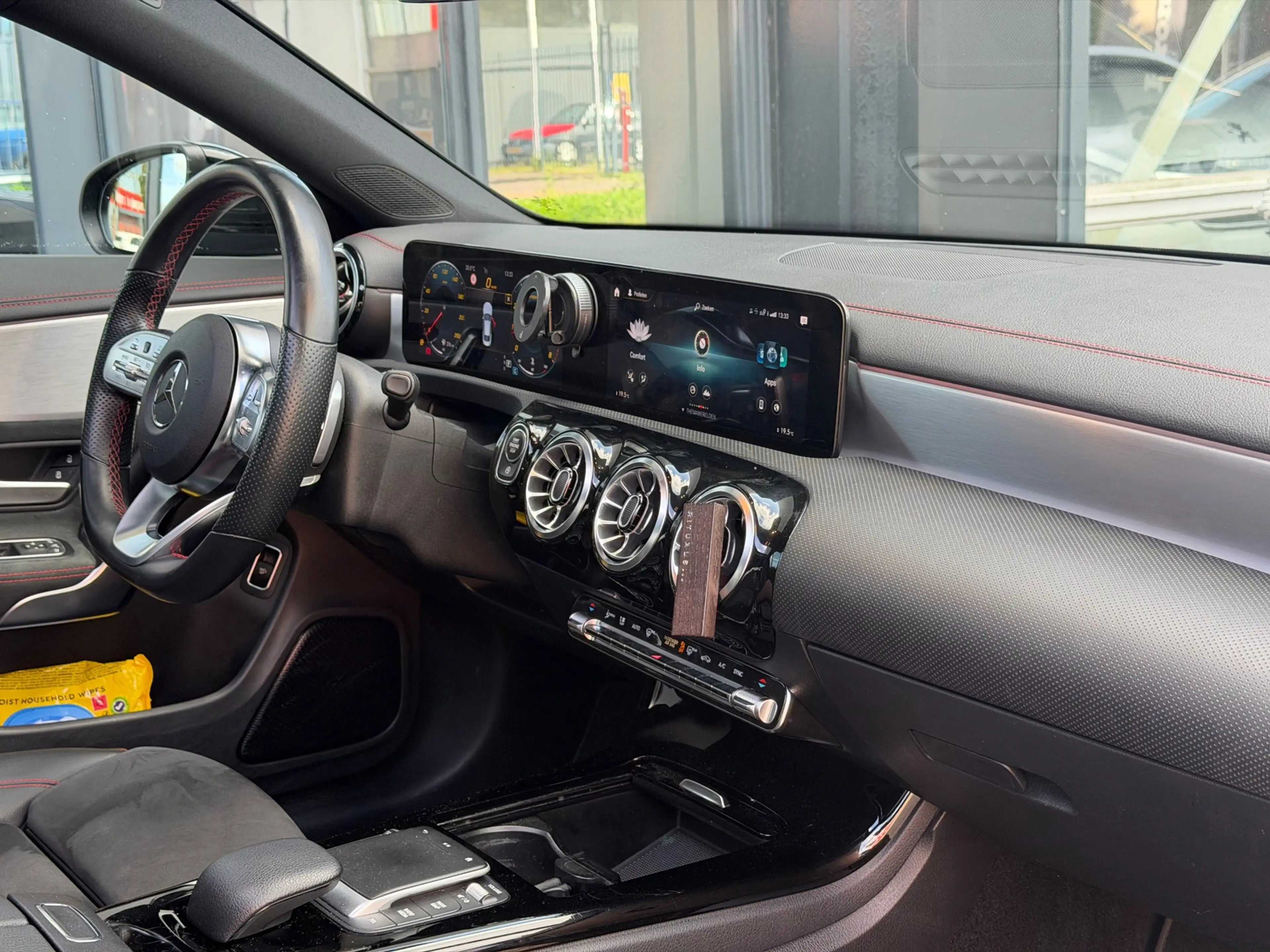 Mercedes-Benz CLA 180 AMG | Pano | Memory | Sfeer | Camera — photo 12