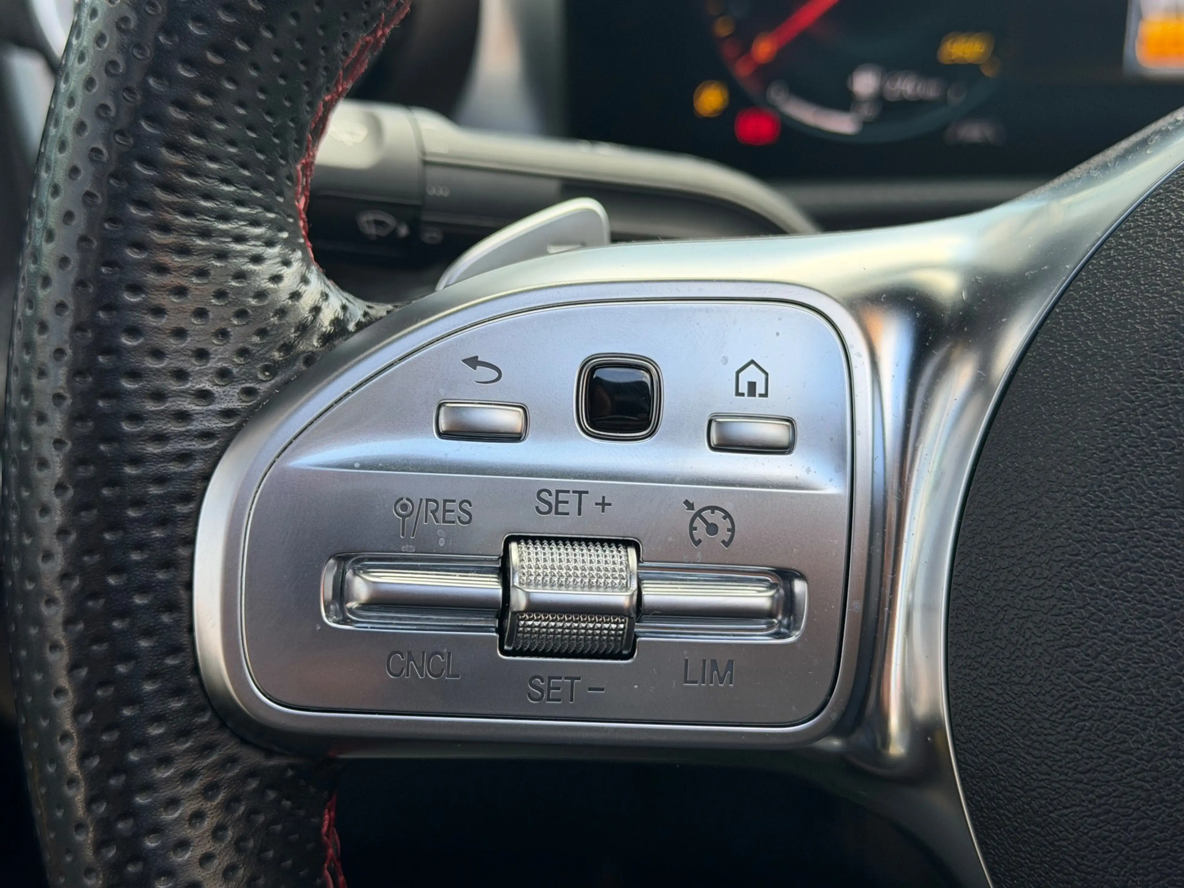 Mercedes-Benz CLA 180 AMG | Pano | Memory | Sfeer | Camera — photo 17