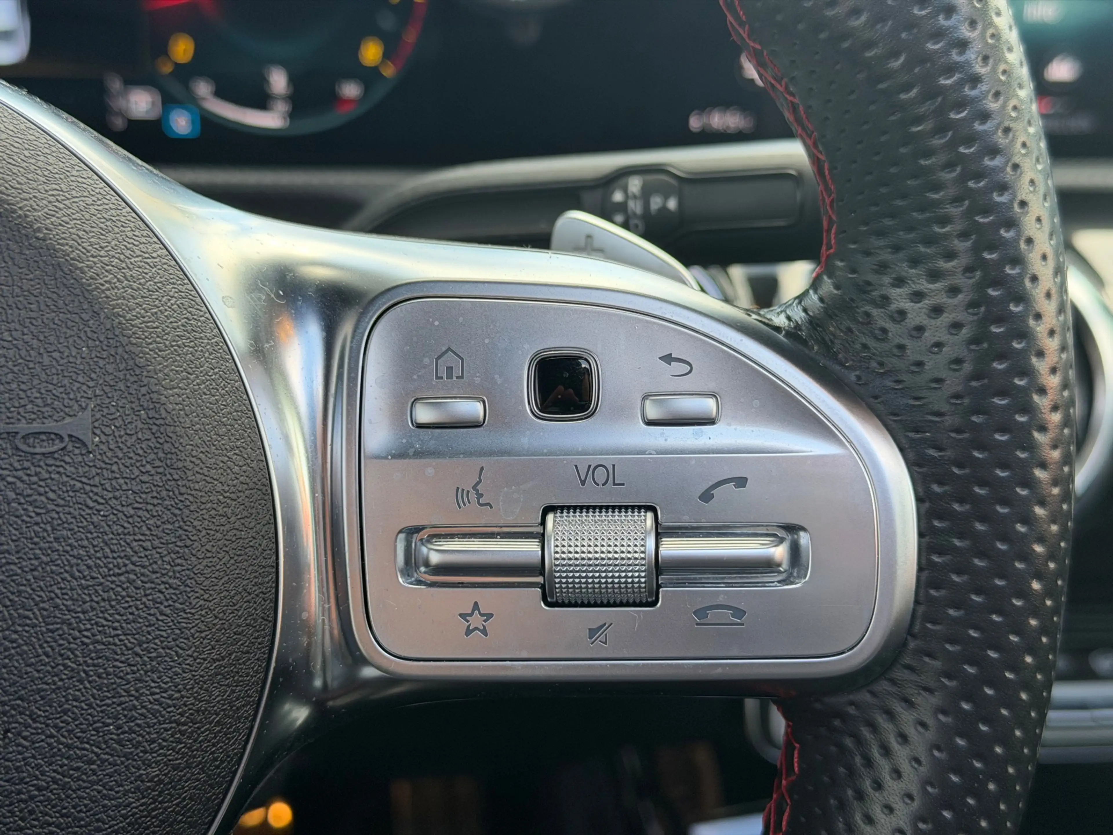 Mercedes-Benz CLA 180 AMG | Pano | Memory | Sfeer | Camera — photo 18