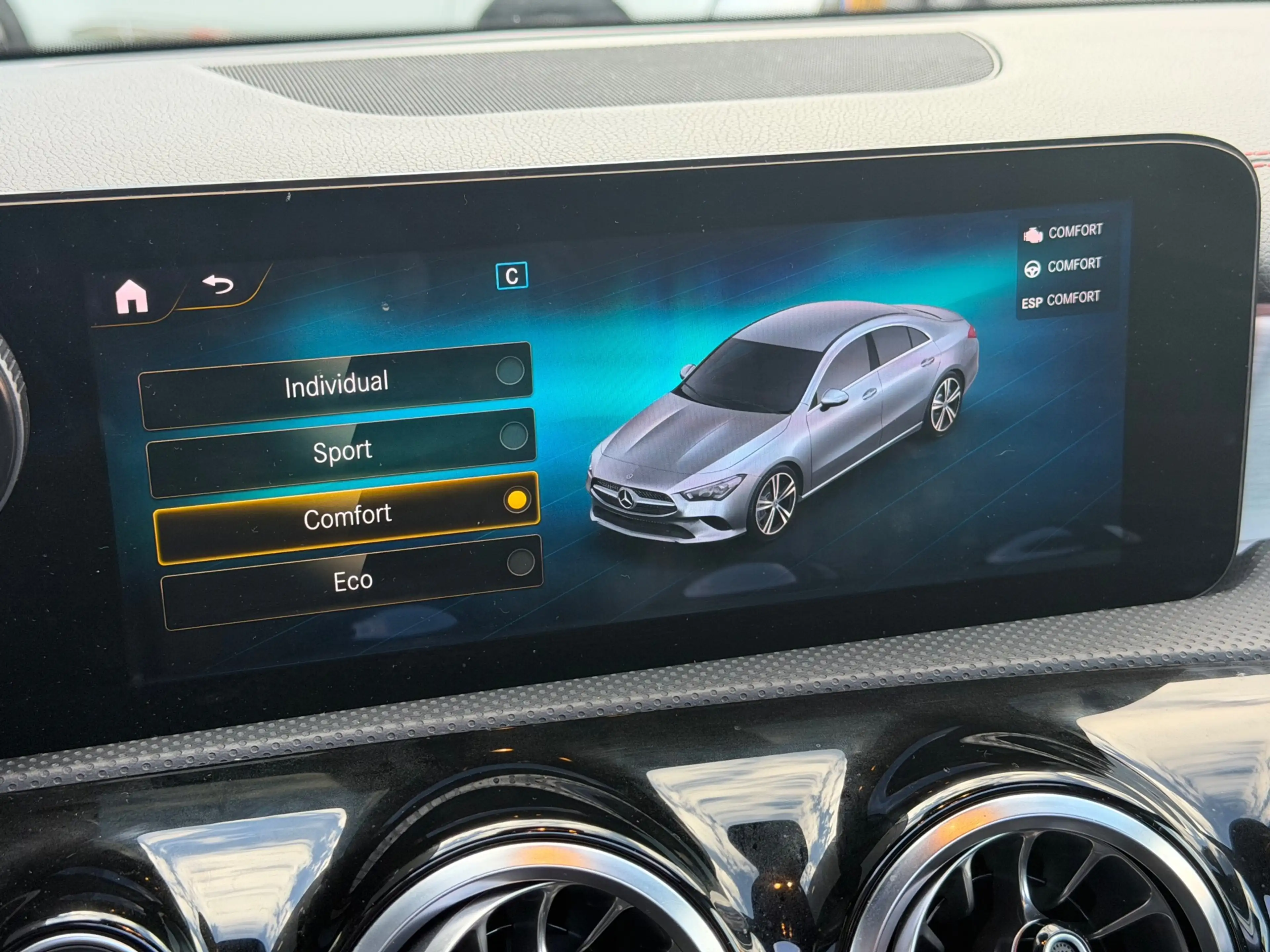 Mercedes-Benz CLA 180 AMG | Pano | Memory | Sfeer | Camera — photo 27