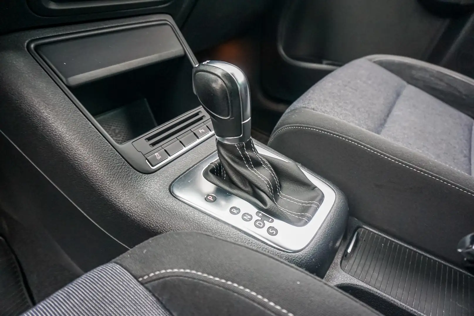 Volkswagen Golf Plus VI Style Atomatik PDC 2.Hand Negro - 2