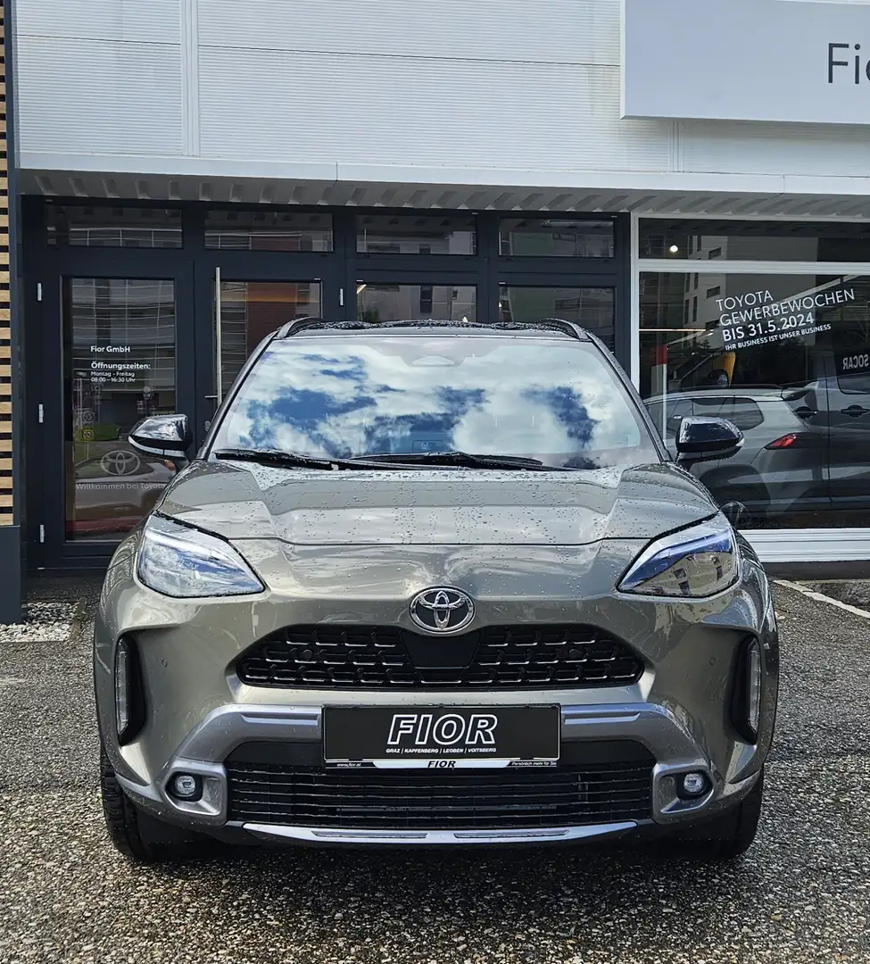 Toyota Yaris Cross 1,5 VVT-i Hybrid Premiere AWD-i Aut. Grün - 2