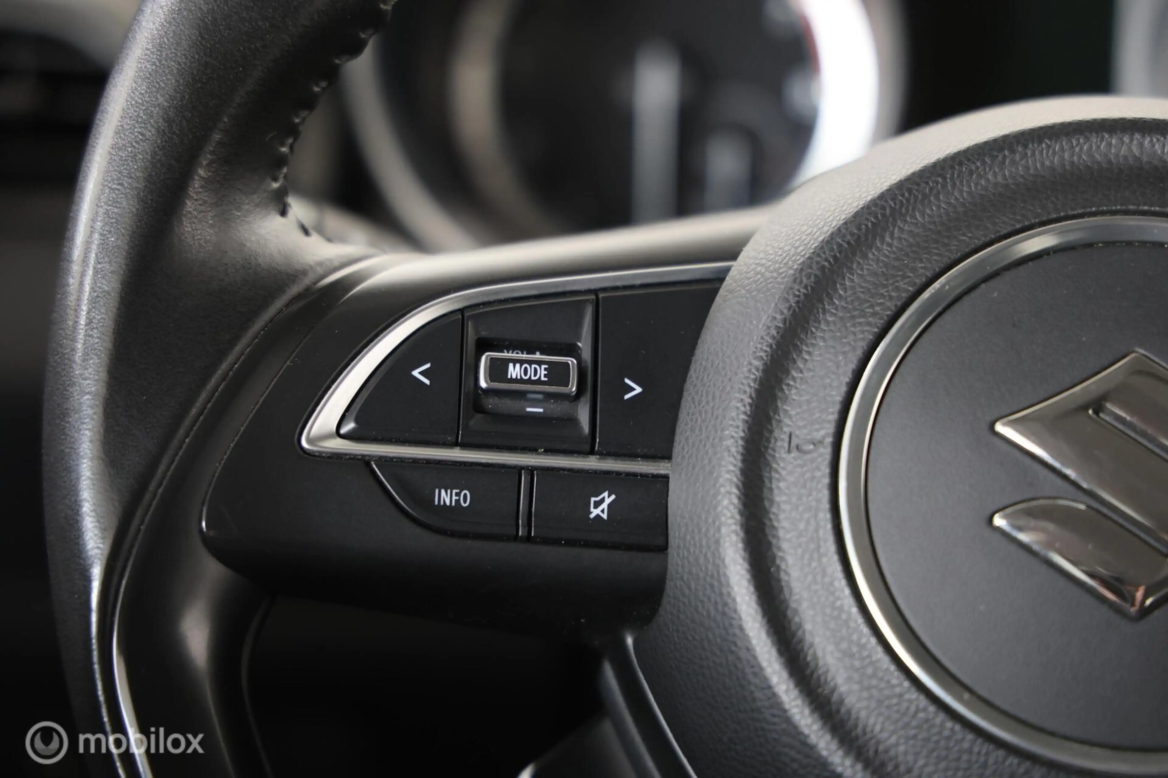 Suzuki Swift 1.2 Comfort Smart Hybrid - Afneembare trekhaak - S — photo 15
