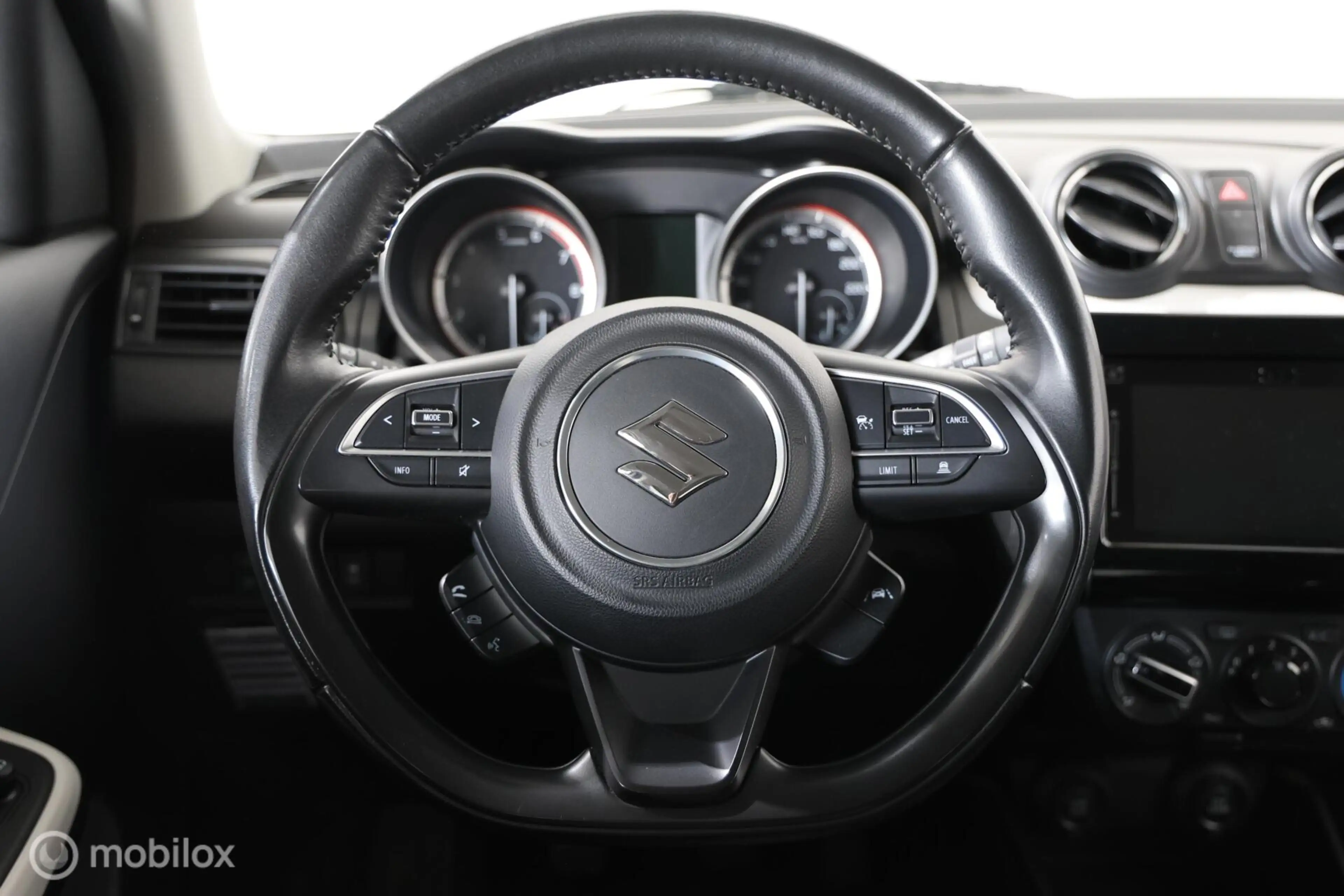 Suzuki Swift 1.2 Comfort Smart Hybrid - Afneembare trekhaak - S — photo 14